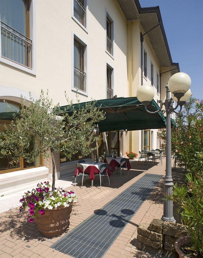 Hotel Scaligero Sommacampagna Zewnętrze zdjęcie