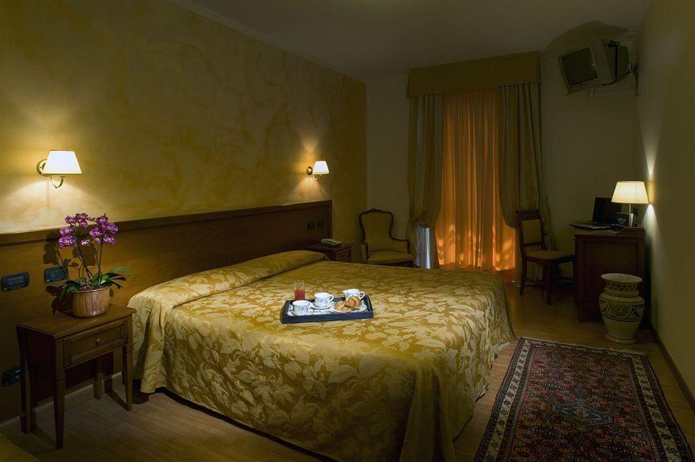 Hotel Scaligero Sommacampagna Zewnętrze zdjęcie