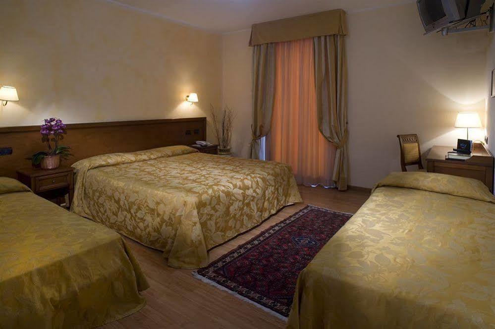 Hotel Scaligero Sommacampagna Zewnętrze zdjęcie