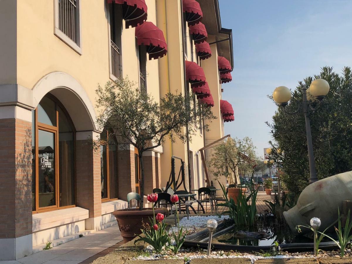 Hotel Scaligero Sommacampagna Zewnętrze zdjęcie