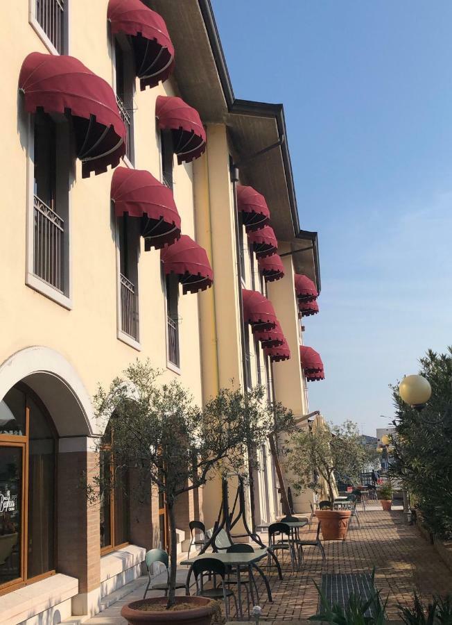 Hotel Scaligero Sommacampagna Zewnętrze zdjęcie